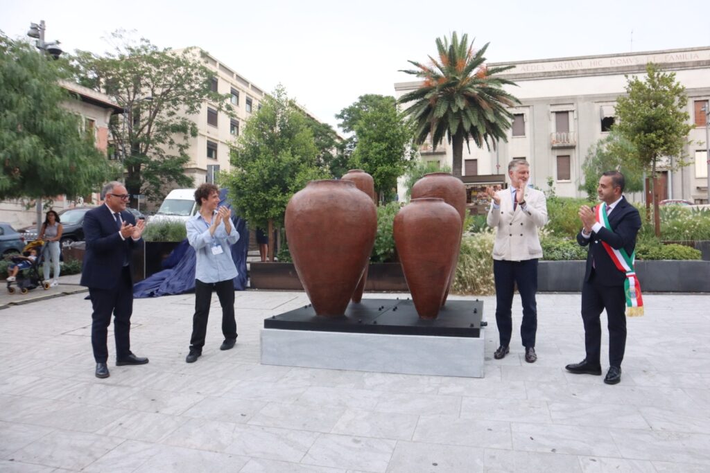 Disvelamento Opera Fontana Ferma con il ministro Giuli