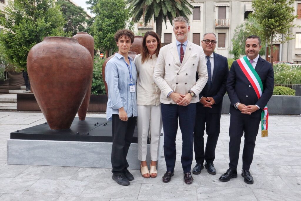 Disvelamento Opera Fontana Ferma con il ministro Giuli