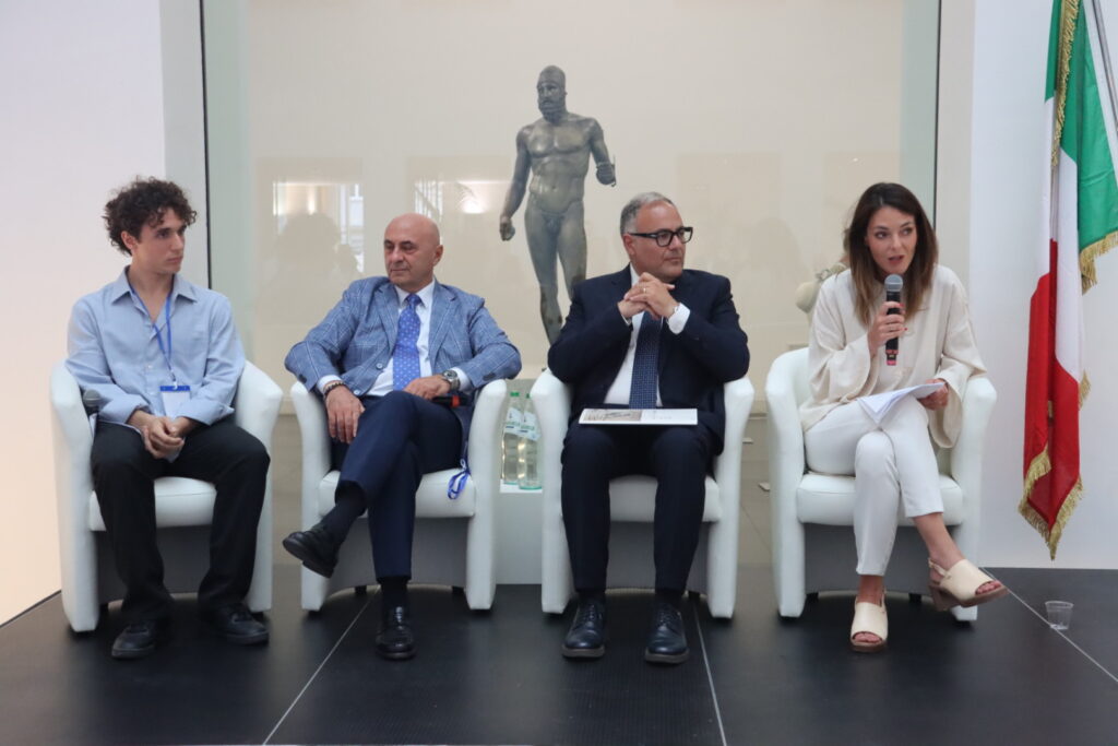 Disvelamento Opera Fontana Ferma con il ministro Giuli