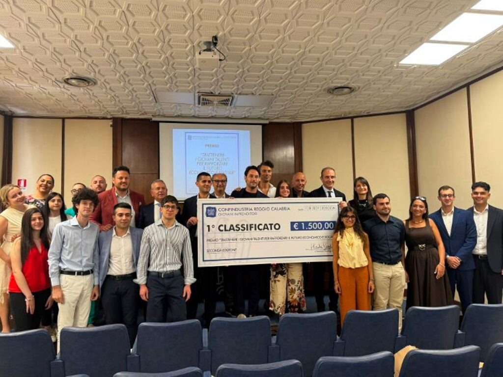 La consegna del Premio. Foto di gruppo