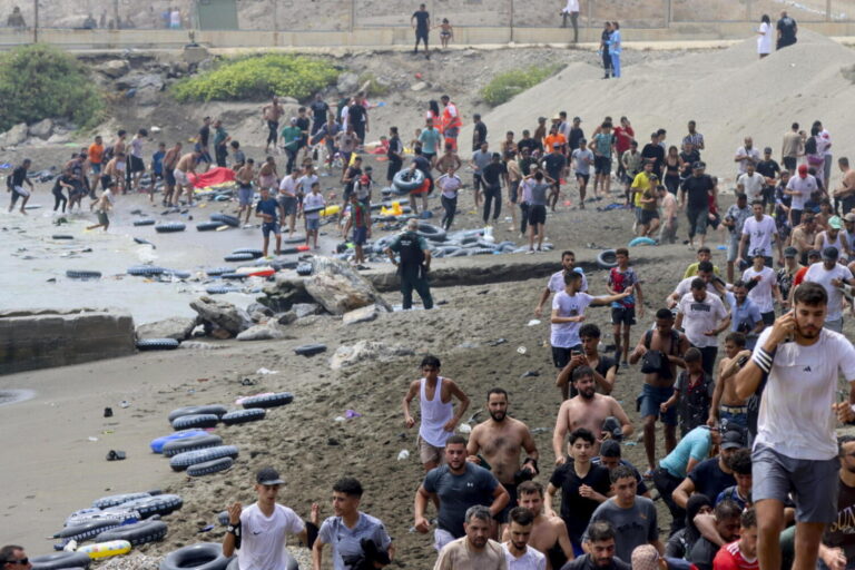 Crisi migratoria Spagna, per Musk è un’invasione… di zombie: “è World War Z, Paese sarà distrutto”