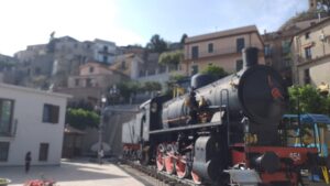 Treno Bova
