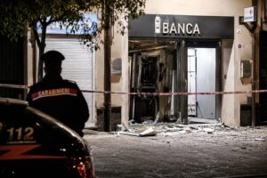 assalto bancomat