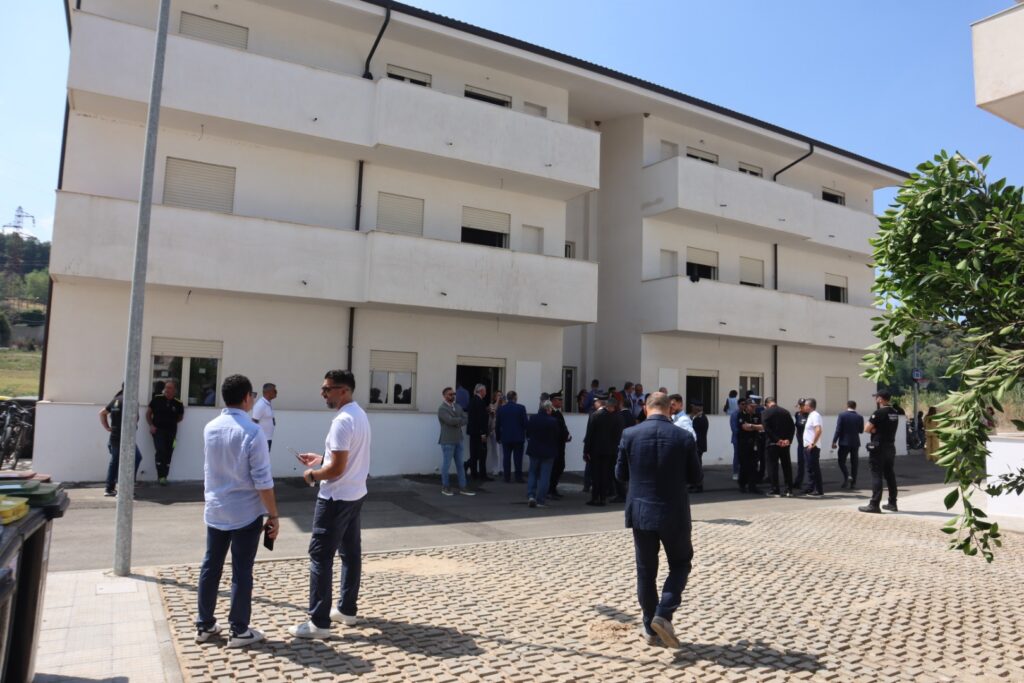 case nuove assegnate ai migranti della tendopoli di san ferdinando
