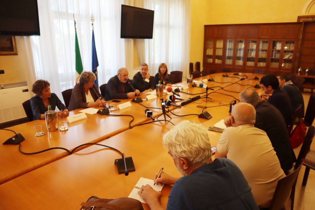 commissione d'inchiesta sulle condizioni di lavoro in italia