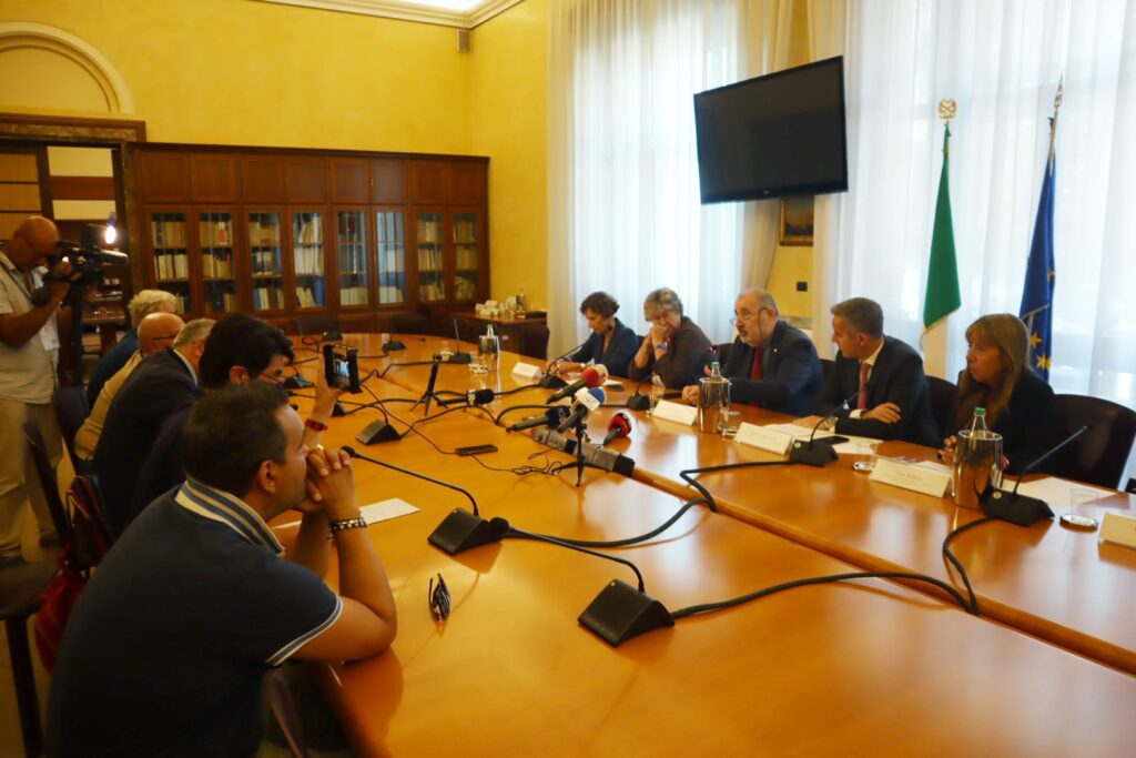 commissione d'inchiesta sulle condizioni di lavoro in italia