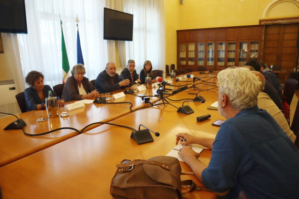 commissione d'inchiesta sulle condizioni di lavoro in italia
