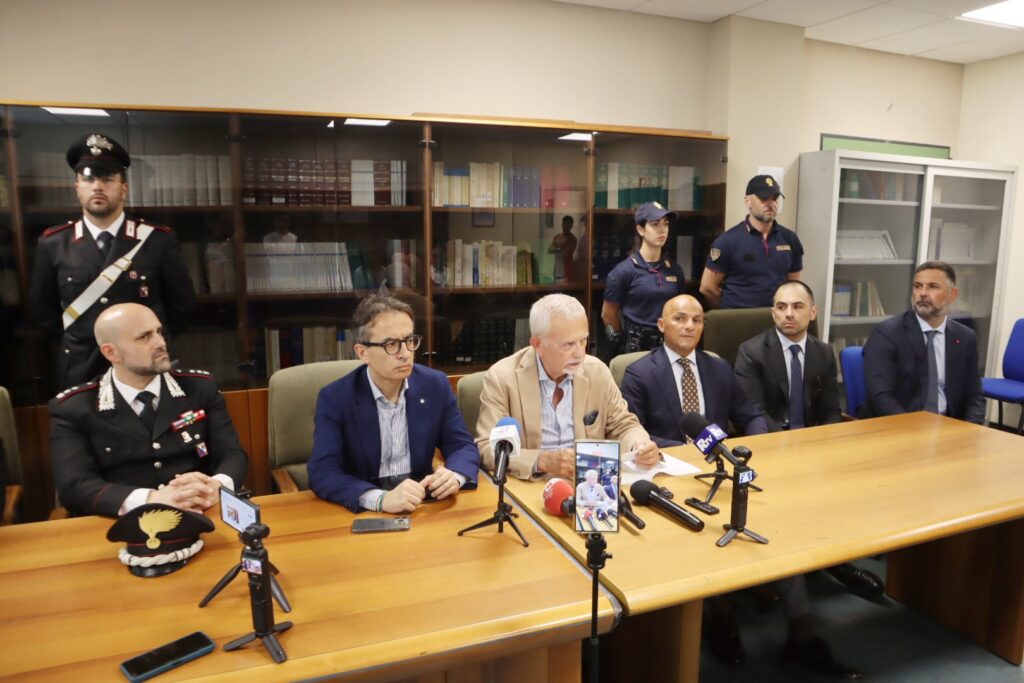 conferenza stampa arresti reggio calabria 14 luglio 2026 (1)