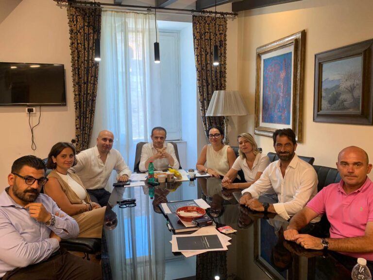 De Luca punta su programmazione e innovazione: confronto operativo con la Taormina Social City