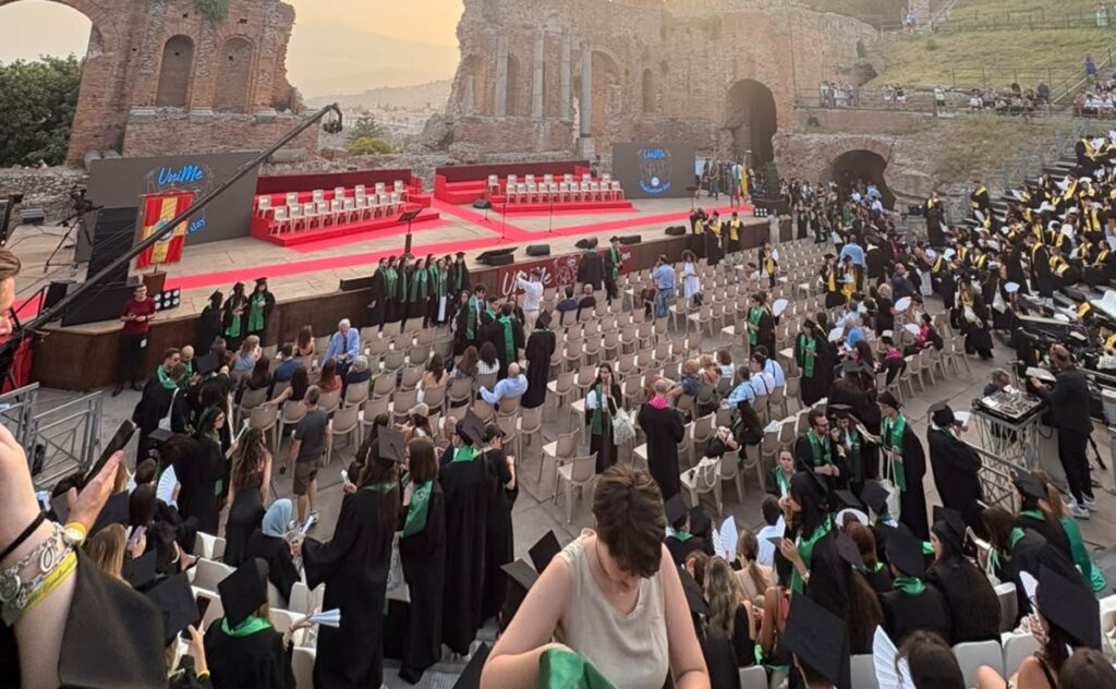 diplomi laurea università Messina teatro greco Taormina