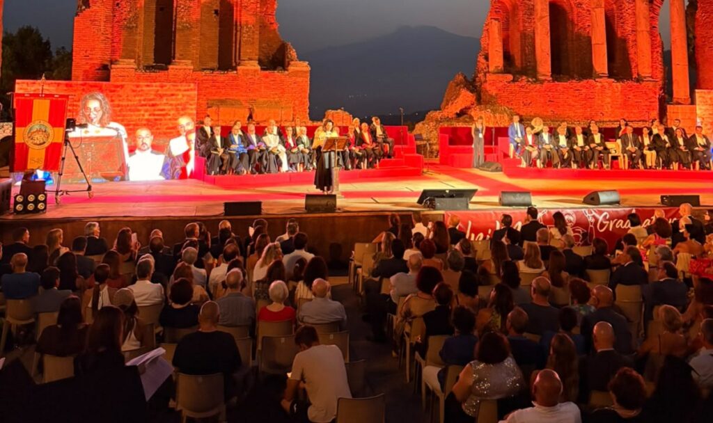 diplomi laurea università Messina teatro greco Taormina