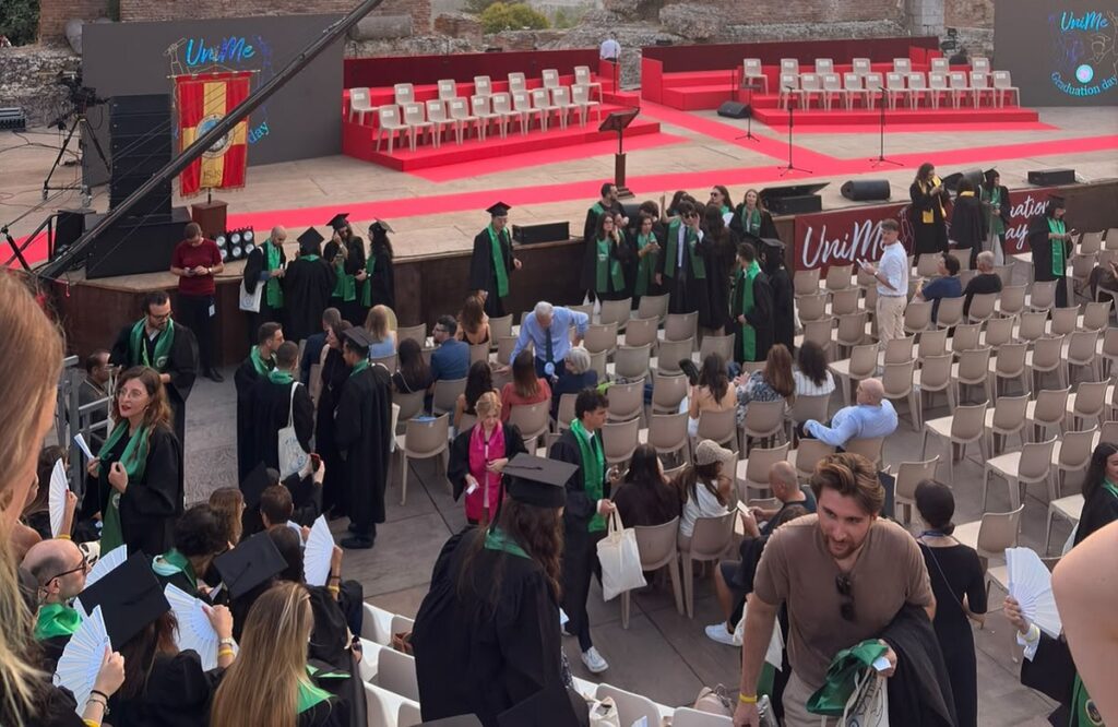 diplomi laurea università Messina teatro greco Taormina