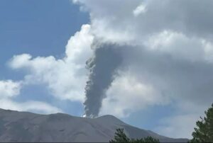 eruzione etna