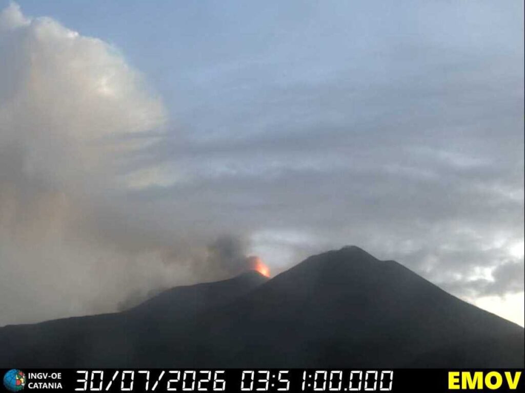 eruzione-oggi-fontana-di-lava-etna