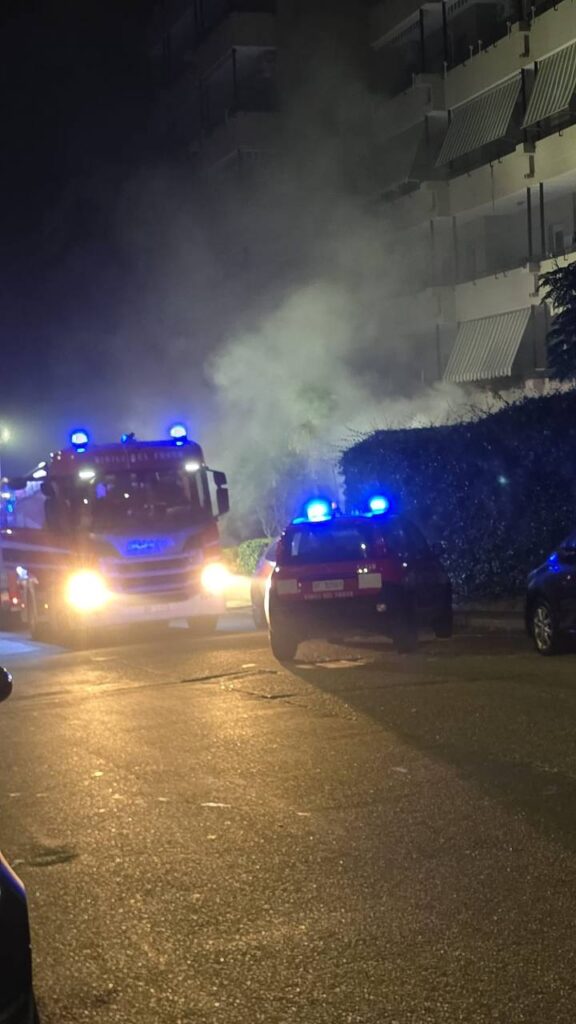 incendio reggio calabria notte