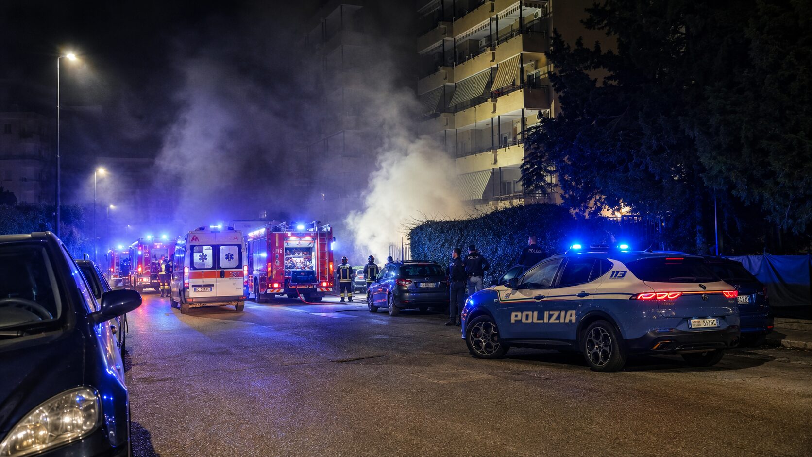 Notte di terrore a Reggio Calabria: drammatico incendio a Sant’Antonio, panico e