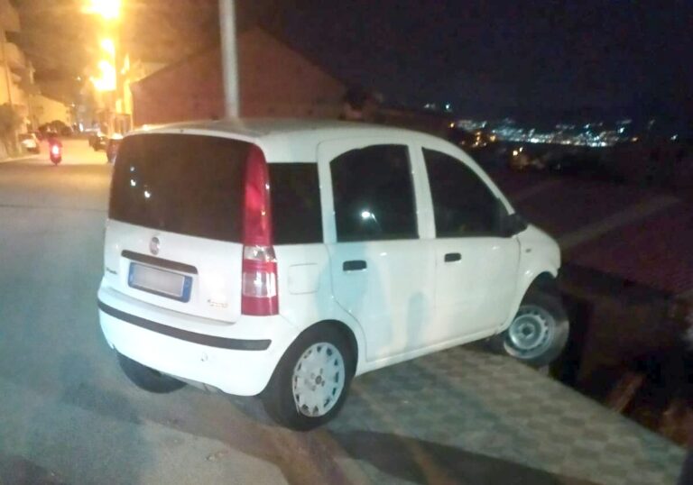 l'auto fotografata dopo il sinistro