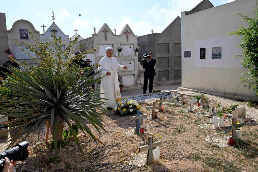 papa a lampedusa