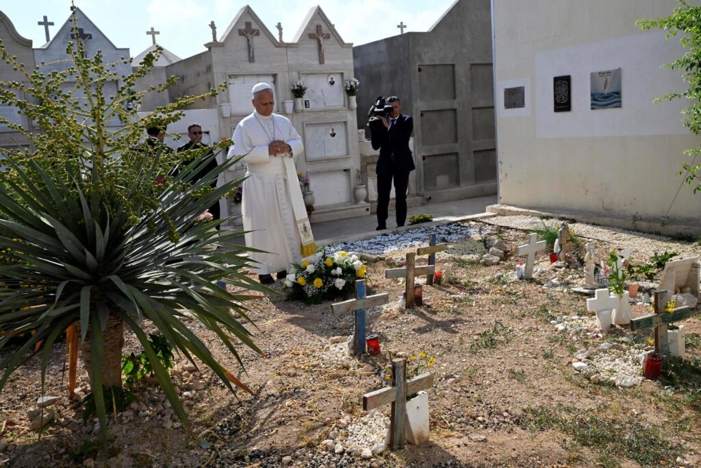 papa a lampedusa
