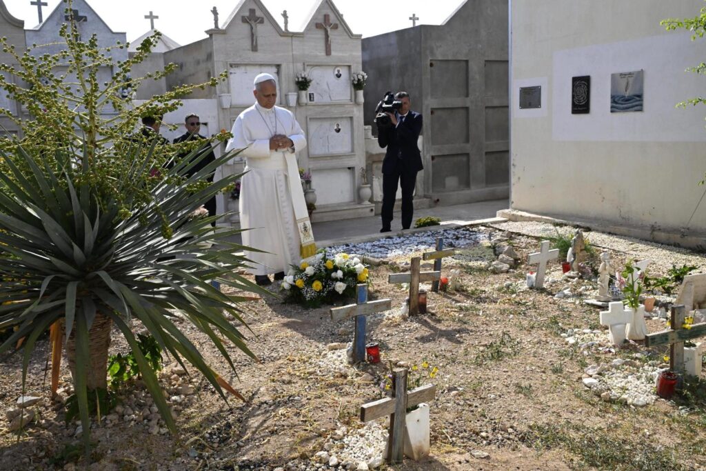 papa a lampedusa
