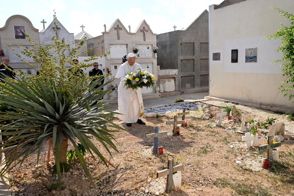 papa a lampedusa