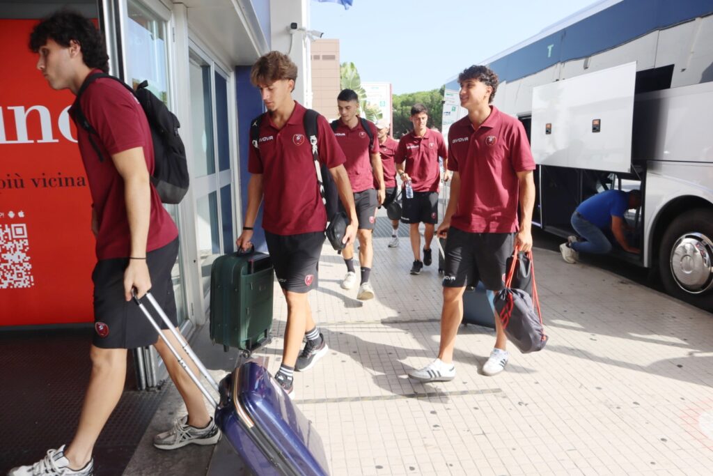 reggina partenza ritiro cantalupa