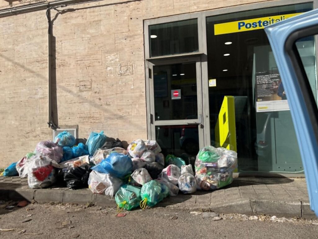 rifiuti poste