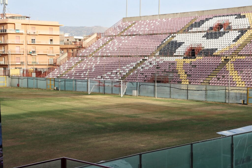 stadio granillo terreno di gioco