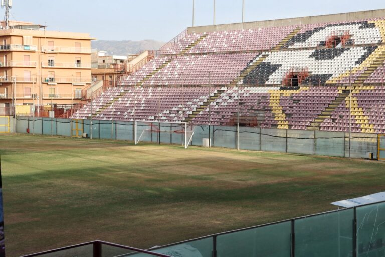 stadio granillo terreno di gioco