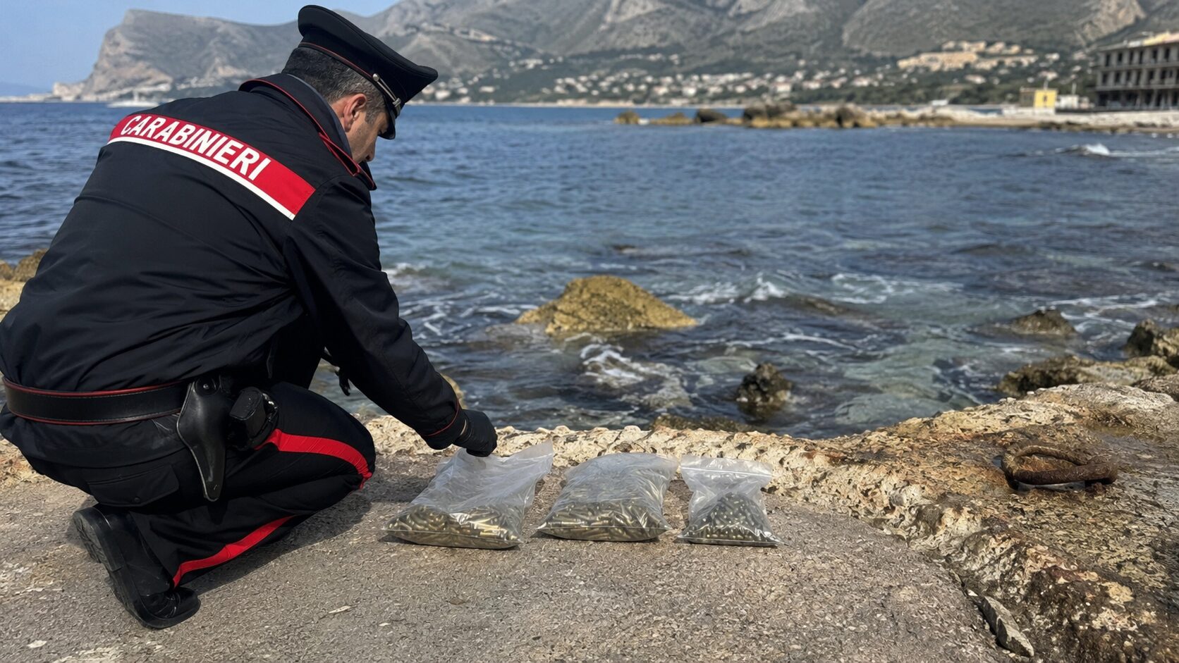trovate munizioni in mare
