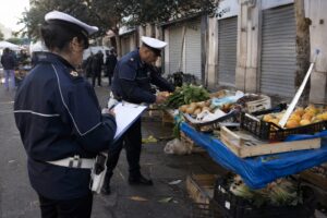 Controlli cibi polizia locale