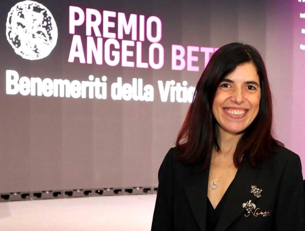Presidente Alberta Nesci del Consorzio Terre di Reggio Calabria promuove il vino calabrese durante Vinitaly