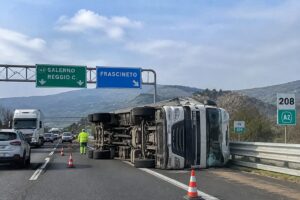 Camion ribaltato