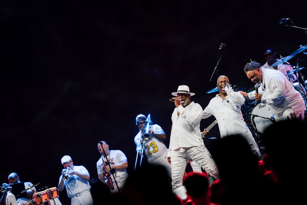 Earth Wind and Fire Experience