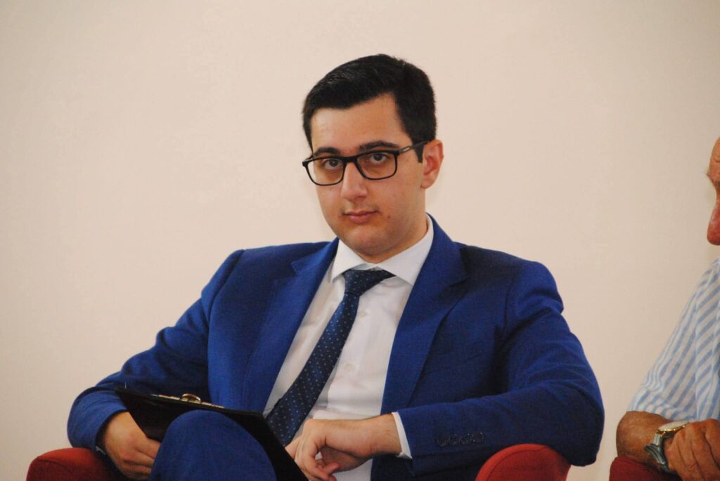 Giuseppe Iatì, poeta, attore e Presidente del Circolo Culturale Giovanni Meli Montallegro APS. Presidente di GIURIA