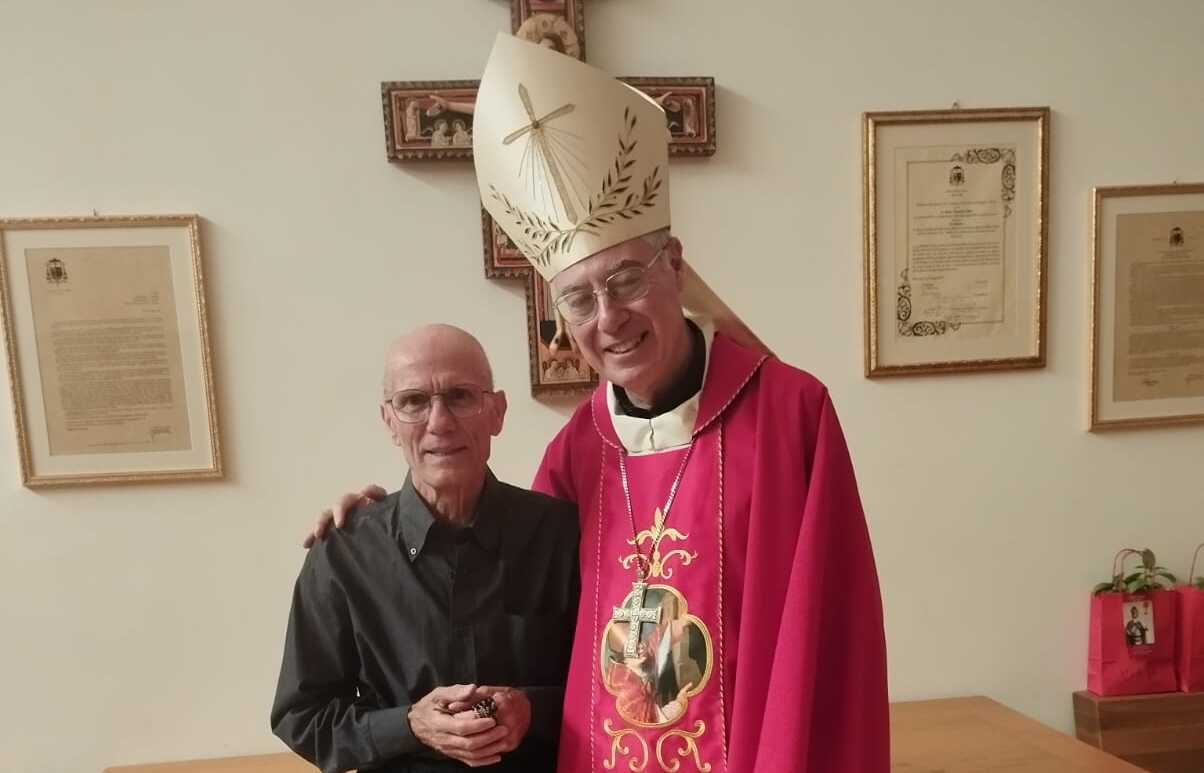 Il vescovo Di Pietro e Fratel Cosimo (1)