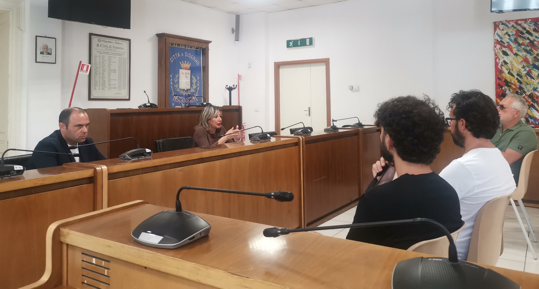 Il vicesindaco Pellegrino e il sindaco Fragomeni illustrano i contenuti del patto di collaborazione