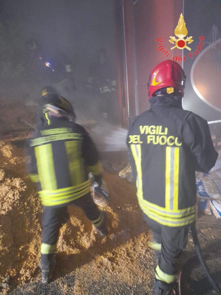 Incendio di un autotreno