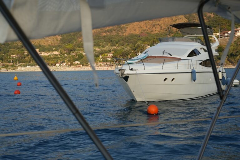 Parchi Marini, Mare Dentro a Tropea: i campi boa raccontano il mare che funziona