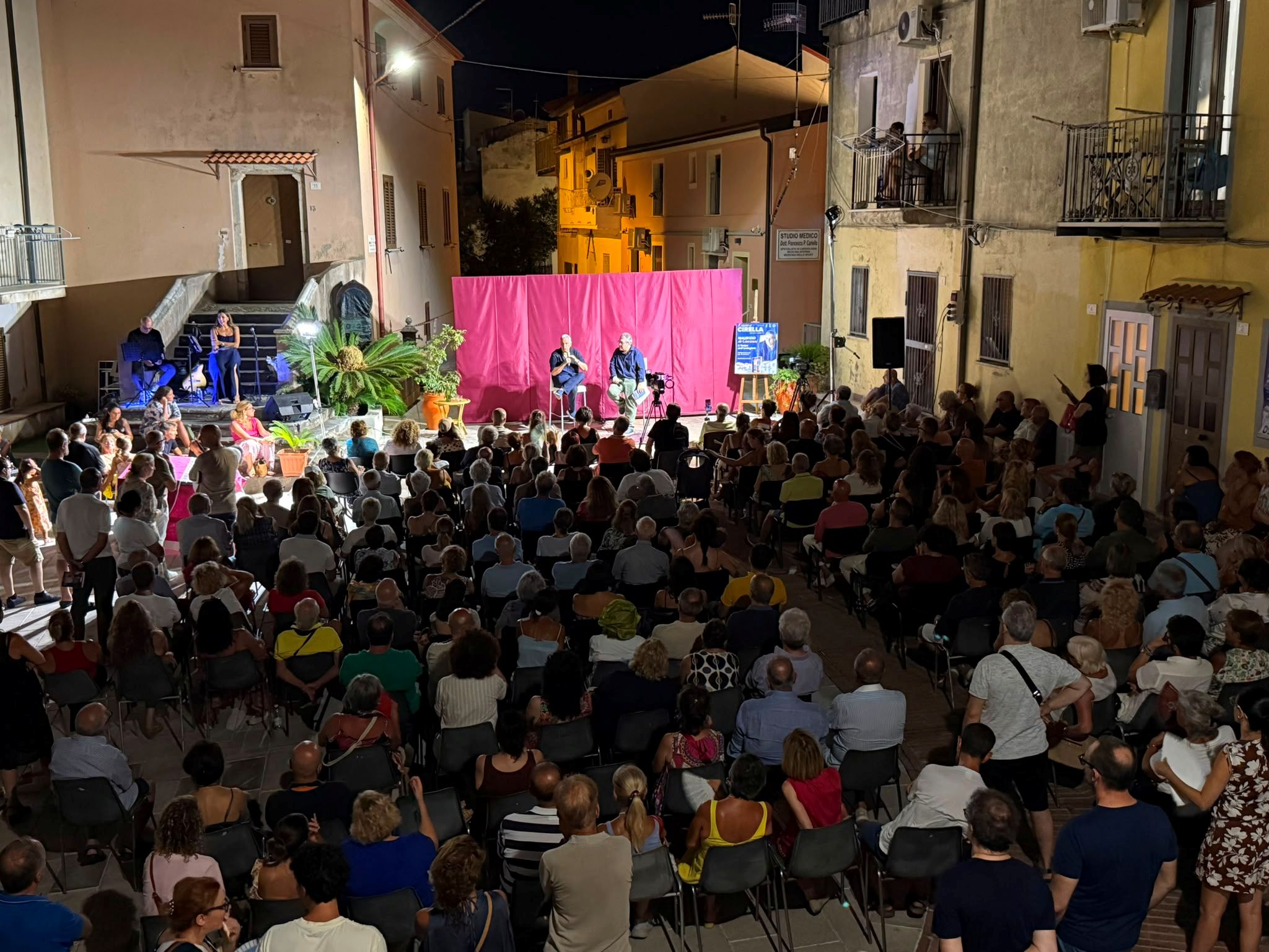 Maurizio de Giovanni a Cirella