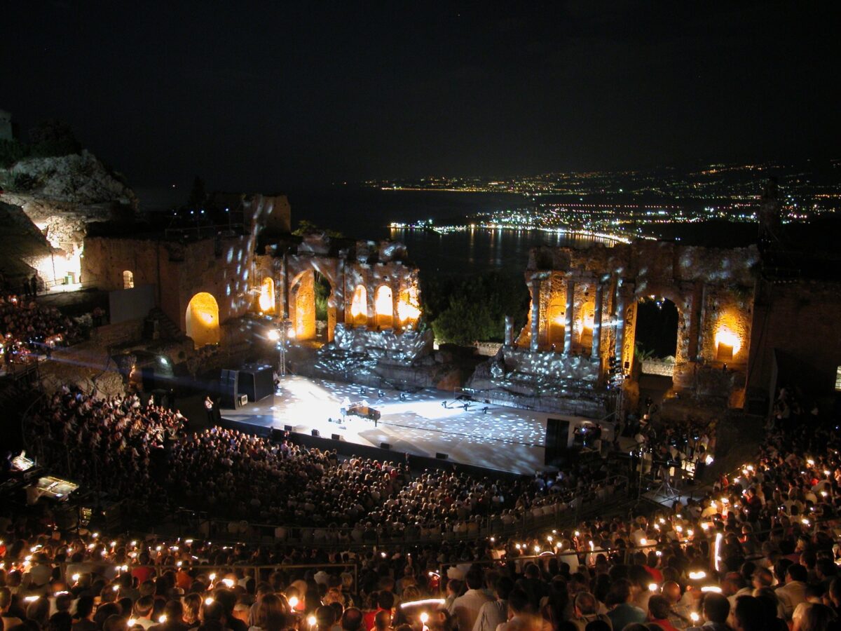 Taormina celebra 50 anni di festival di teatro, al Teatro Antico lo show-evento della Fondazione Taormina Arte