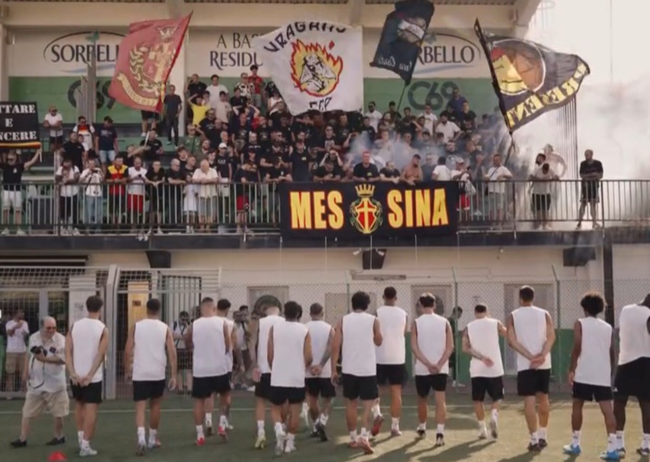 Tifosi e squadra ACR Messina