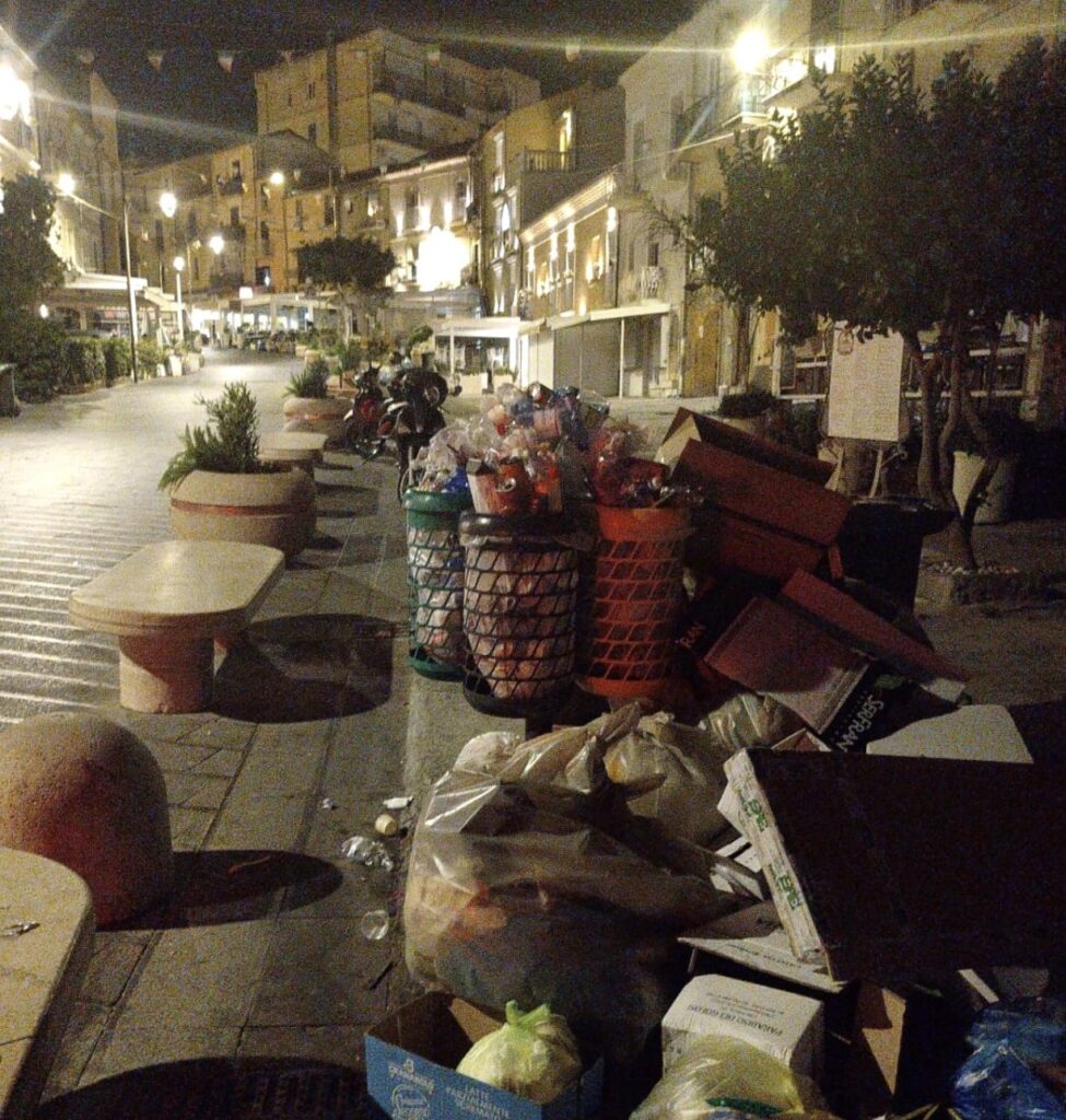 Tropea e i suoi rifiuti