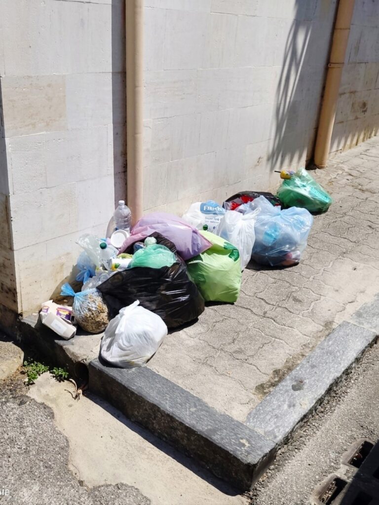 Tropea e i suoi rifiuti