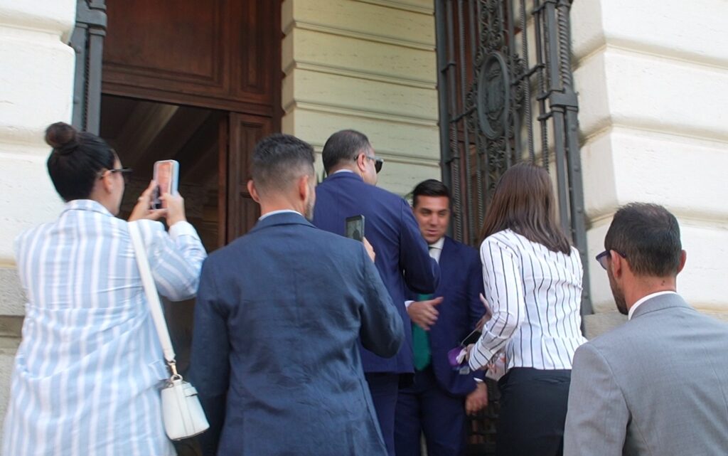 arrivo ministro bernini palazzo Alvaro e Prefettura