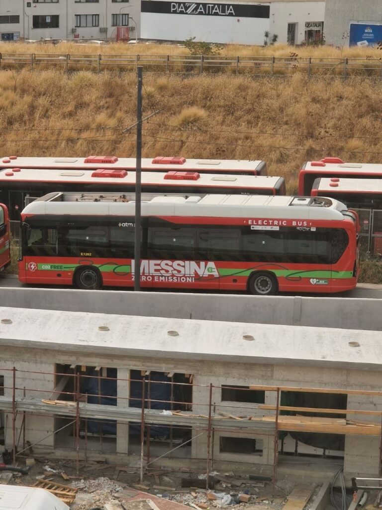 bus elettrici fermi a messina