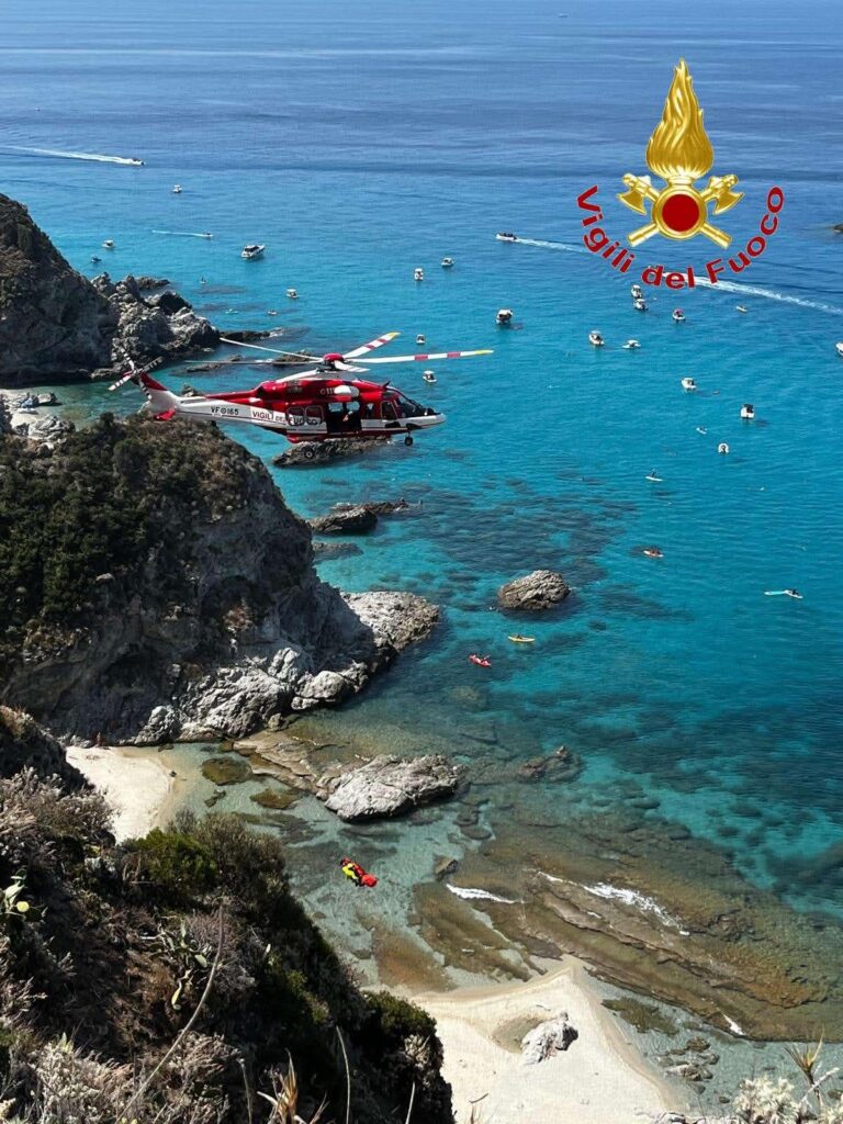 capo vaticano soccorso scogli