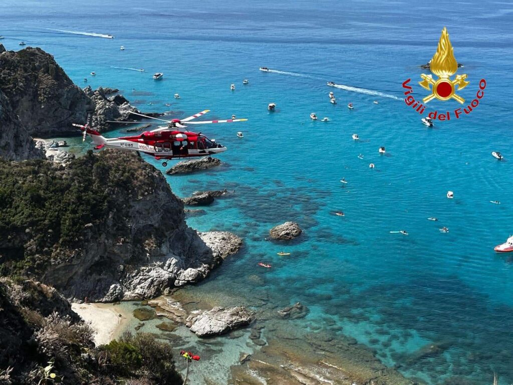capo vaticano soccorso scogli