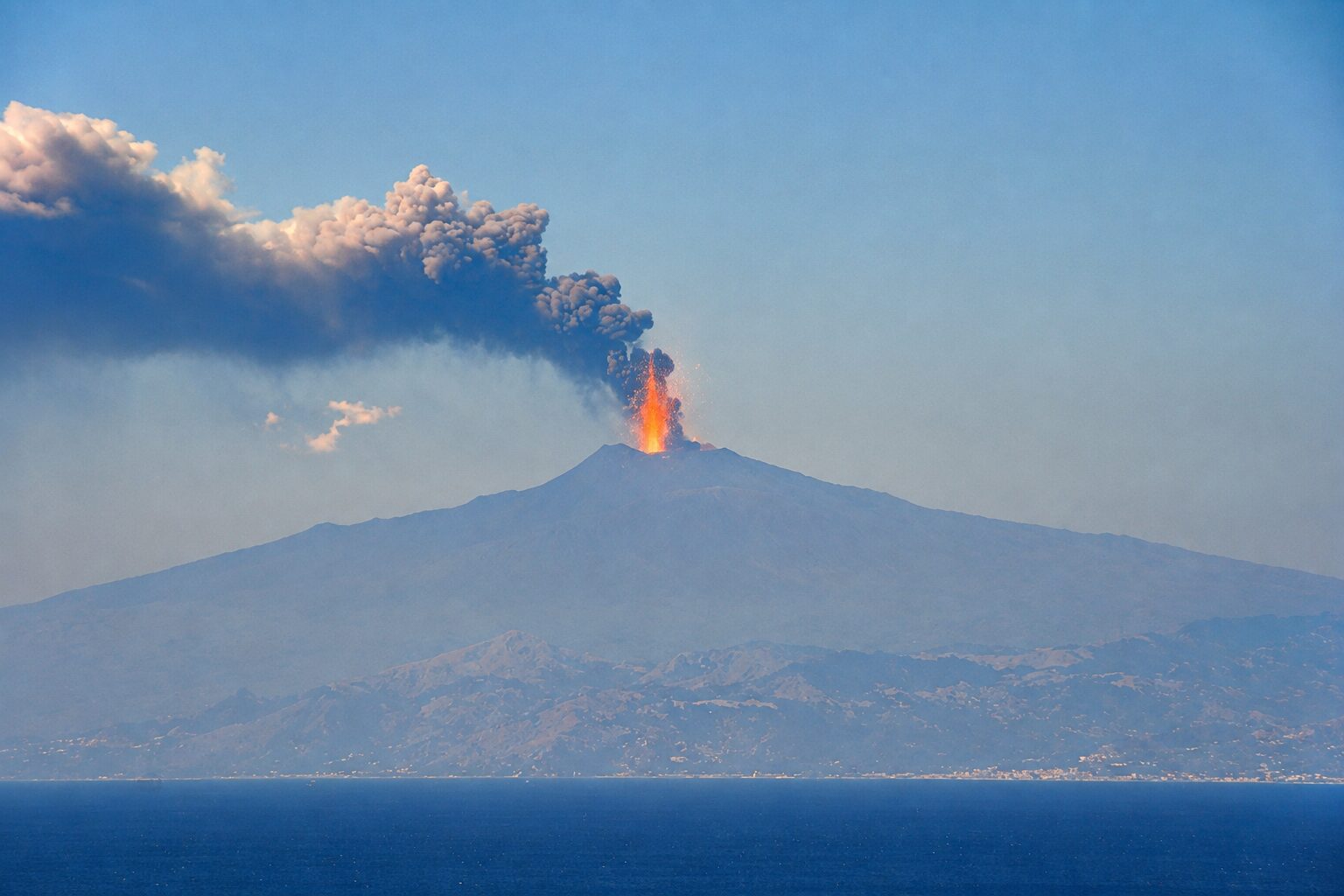 eruzione etna reggio calabria 17 agosto 2026 (1)
