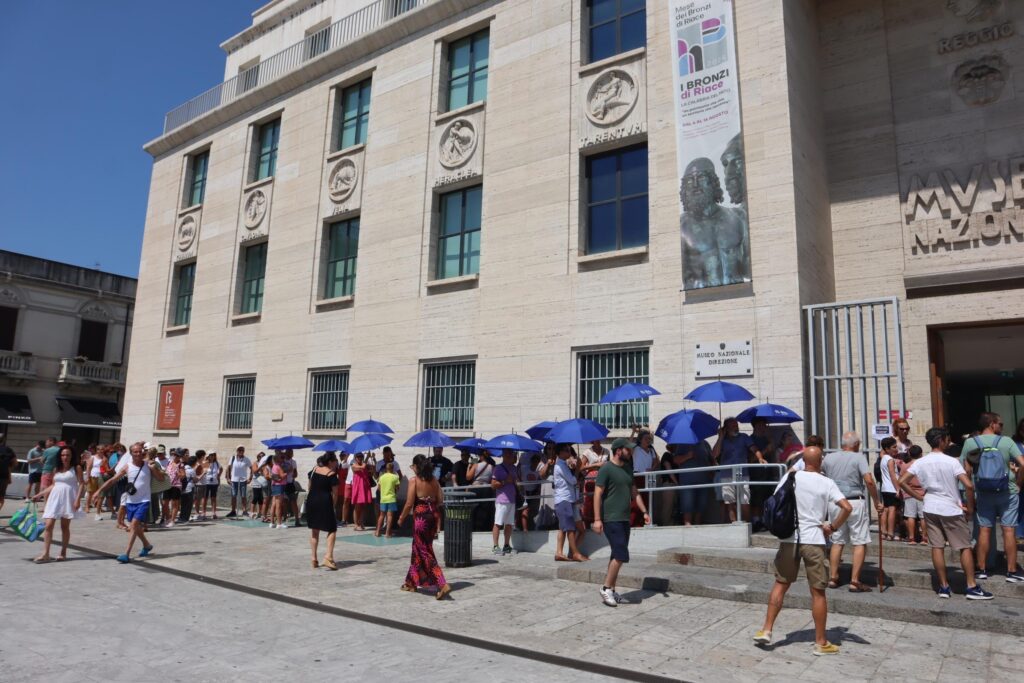 file turisti museo reggio calabria